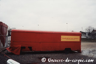 Retour en images sur les tournées en France du cirque de Hans Martens (02)