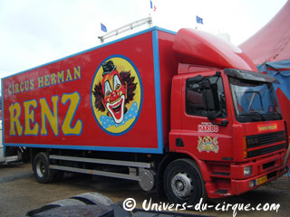Pays-Bas: le Circus Herman Renz reprend la route