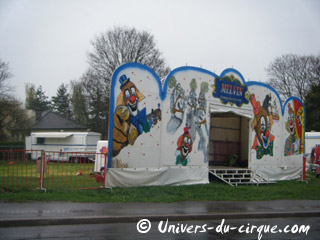 Hauts-de-Seine: démontage du Cirque Melvin à Bagneux