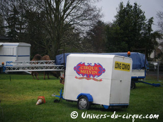 Hauts-de-Seine: démontage du Cirque Melvin à Bagneux