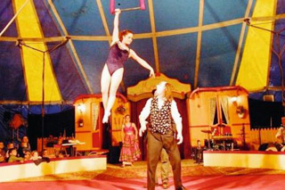 Gironde: bienvenue dans la famille du Cirque Morallès à Bègles