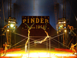 Cuba à l'honneur sur les pistes des grands cirques français: le Cirque Pinder (3/4)