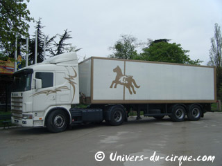 Paris: l'édition 2011 de la Foire du Trône se prépare
