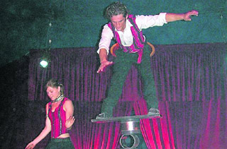 Vaucluse: le drôle de cirque de la famille Piedon à Avignon