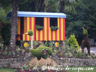 Essonne: des massifs de fleurs aux couleurs du cirque à Massy