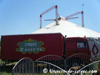 Loire-Atlantique: la tournée estivale 2011 du Cirque Cathy Zavatta