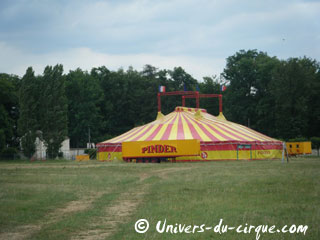 Seine-et-Marne: le Dragon du Parc Pinderland
