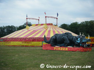 Seine-et-Marne: le Dragon du Parc Pinderland