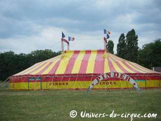 Seine-et-Marne: le Dragon du Parc Pinderland