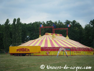 Seine-et-Marne: le Dragon du Parc Pinderland