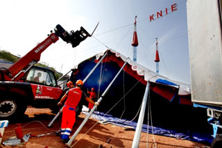 Suisse: le montage du Cirque Knie à Genève en images
