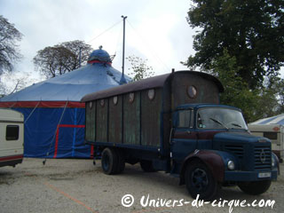 Paris: retour du Village de Cirque sur la Pelouse de Reuilly du 05 au 16 octobre 2011