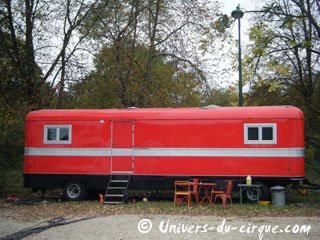 Paris: retour du Village de Cirque sur la Pelouse de Reuilly du 05 au 16 octobre 2011