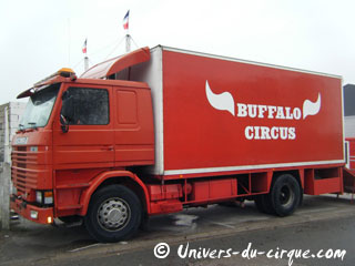 Nord: le Buffalo Circus en tournée dans les Flandres