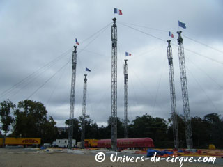Paris: les préparatifs du Cirque Pinder se poursuivent sur la Pelouse de Reuilly
