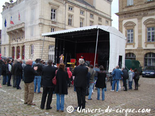 Saône-et-Loire: Bidouille et Coquillette ont enchanté petits et grands à la Semaine du Cirque d'Autun