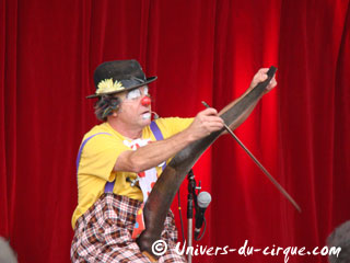 Saône-et-Loire: Bidouille et Coquillette ont enchanté petits et grands à la Semaine du Cirque d'Autun