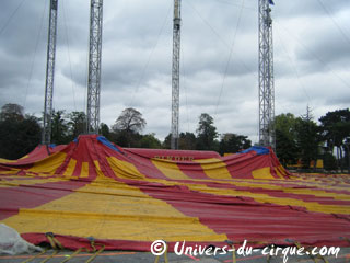 Paris: le grand chapiteau du Cirque Pinder se déploie sur la Pelouse de Reuilly