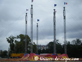 Paris: le grand chapiteau du Cirque Pinder se déploie sur la Pelouse de Reuilly