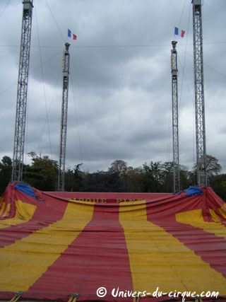 Paris: le grand chapiteau du Cirque Pinder se déploie sur la Pelouse de Reuilly
