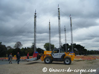 Paris: le grand chapiteau du Cirque Pinder se déploie sur la Pelouse de Reuilly