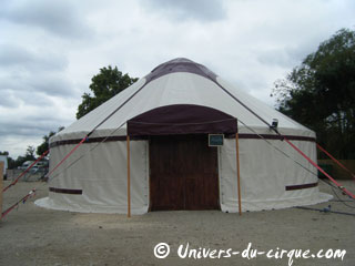 Paris: derniers jours de l'édition 2011 du Village de Cirque sur la Pelouse de Reuilly