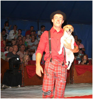 Indre-et-Loire: Alexis et Doug au 9 Village du Cirque de Nol à Luynes