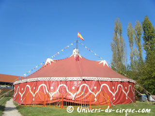 Essonne: le Rudi Llata Circus prolonge son séjour à Vauhallan jusqu'au 19 octobre 2011