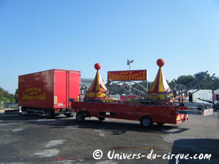 Essonne: les cirques Joy Dassonneville et Thierry Zavatta de passage à Sainte-Geneviève-des-Bois