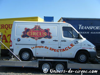 Essonne: les cirques Joy Dassonneville et Thierry Zavatta de passage à Sainte-Geneviève-des-Bois