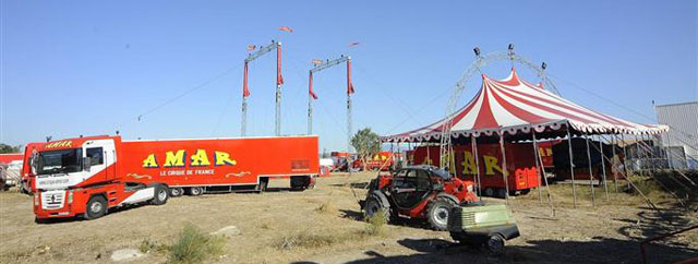 Vaucluse: le Cirque Amar s'installe à Orange