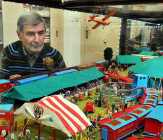 Tarn: Bernard Albarède et son musée du cirque à Albi