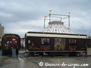Gard: les merveilleuses roulottes du Cirque Raluy