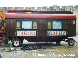 Espagne: le Cirque Raluy à Barcelone du 02 décembre 2011 au 08 janvier 2012