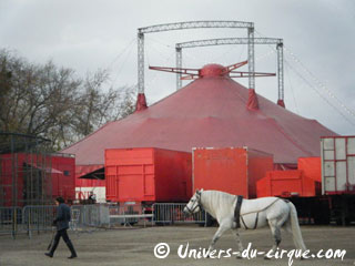 Yvelines: le traditionnel séjour hivernal du Cirque Joseph Bouglione à Chatou