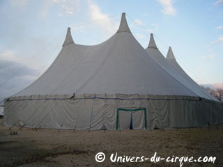 Yvelines: le traditionnel séjour hivernal du Cirque Joseph Bouglione à Chatou