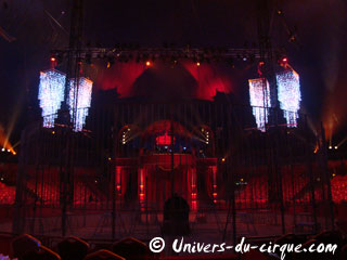 Hauts-de-Seine: embellissement du chapiteau du Cirque d'Hiver Bouglione