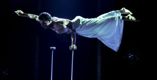 Paris: Rock en Cirque: des guitares sous le chapiteau du Cirque Phénix