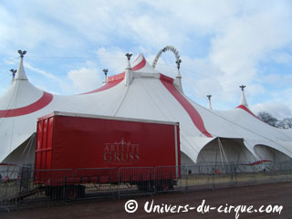 Paris: derniers jours de la saison 2011 du Cirque Arlette Gruss