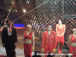 Paris: derniers jours de la saison 2011 du Cirque Arlette Gruss