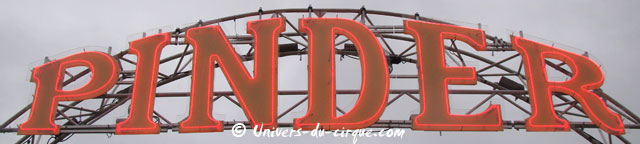 Paris: le séjour du Cirque Pinder sur la Pelouse de Reuilly se poursuit jusqu'au 08 janvier 2012