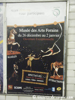 Paris: campagne d'affichage du Musée des Arts Forains dans le métro parisien