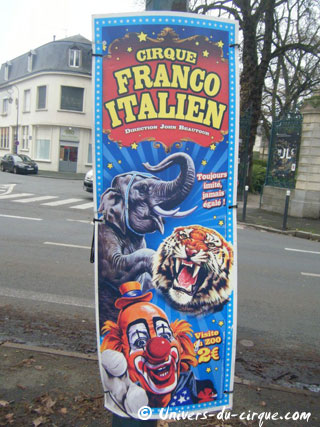 Maine-et-Loire: le matériel publicitaire du Cirque Franco-Italien à Angers