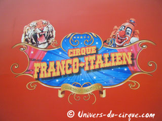 Maine-et-Loire: le matériel publicitaire du Cirque Franco-Italien à Angers