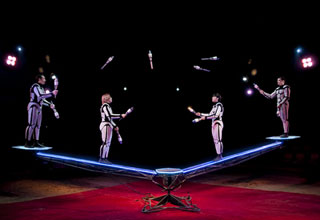 Paris: le thétral art de la piste du Cirque Alexis Gruss