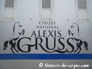 Paris: le séjour du Cirque National Alexis Gruss à la Porte de Passy se poursuit jusqu'au 04 mars 2012