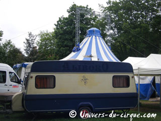 Essonne: l'Ecole du Cirque du Cambodge en résidence à Saulx-Les-Chartreux du 23 mai au 03 juin 2012