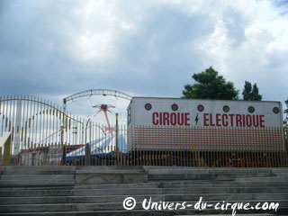 Paris: spectacles du Cirque Electrique à la Porte des Lilas du 10 au 24 juin 2012