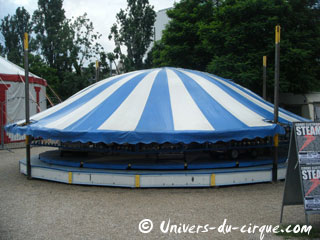 Paris: spectacles du Cirque Electrique à la Porte des Lilas du 10 au 24 juin 2012