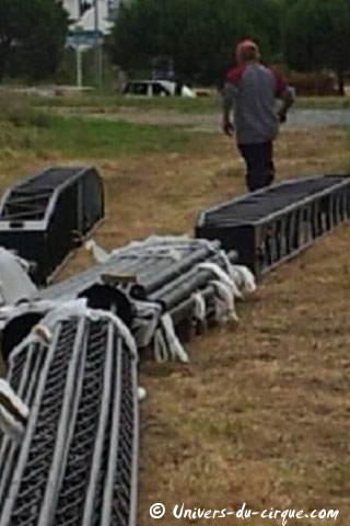 La livraison du nouveau chapiteau du Cirque Joseph Bouglione en images